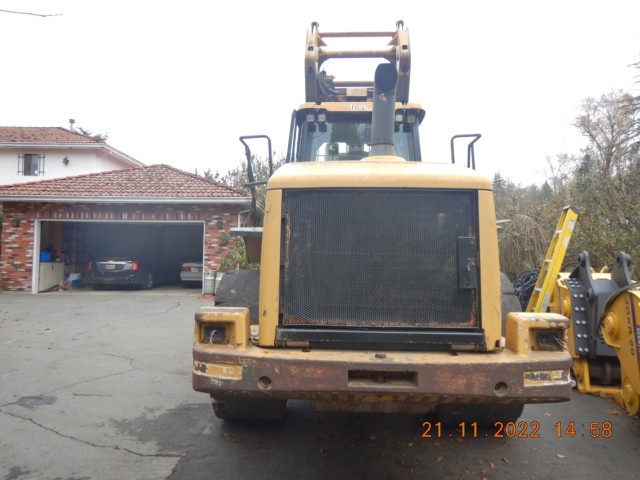 2010 CAT 966H C/W CUSTOM DAEQUIP DUAL LOG OR PIPE GRAPPLE WITH INTERNAL GRAPPLE TO KEEP PIPE - LOGS - POLES SECURE