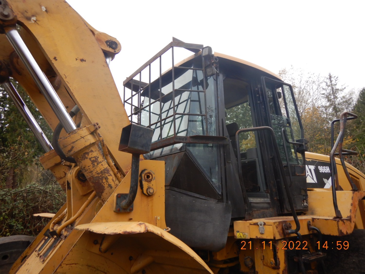 sold-2010-cat-966h-cw-custom-daequip-dual-log-or-pipe-grapple-with-internal-grapple-to-keep-pipe-logs-poles-secure-big-8