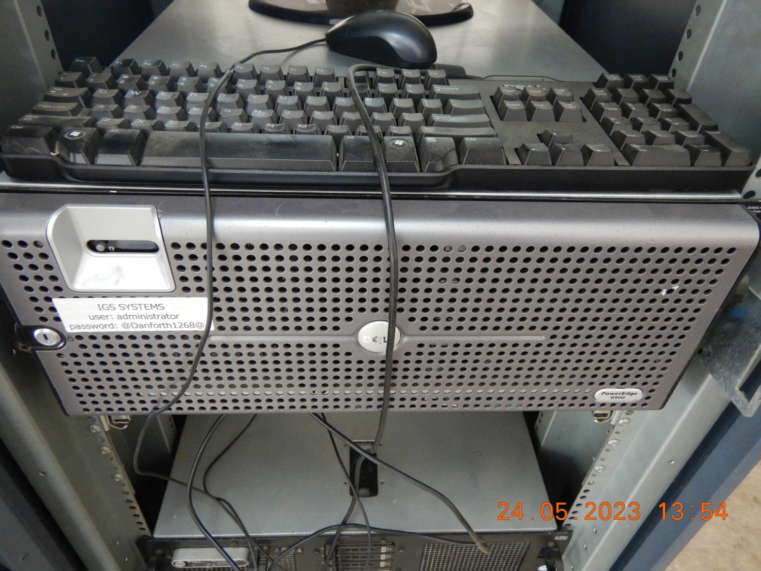 2-x-dell-r900-4-x-4-16-core-zeon-servers-digital-server-rack-3000-watt-powerware-ups-with-new-batteries-may-2022-big-20