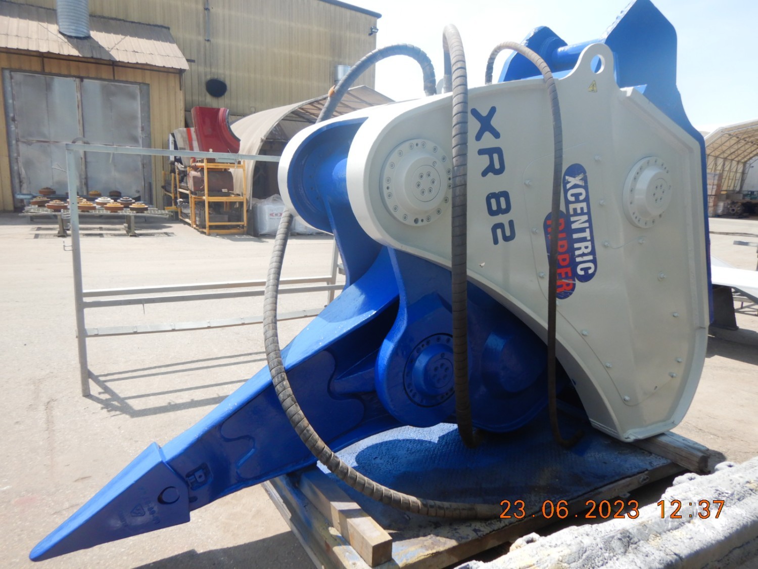 xcentric-hr82-600-1200-class-excavator-mining-hyd-rock-ripper-big-5