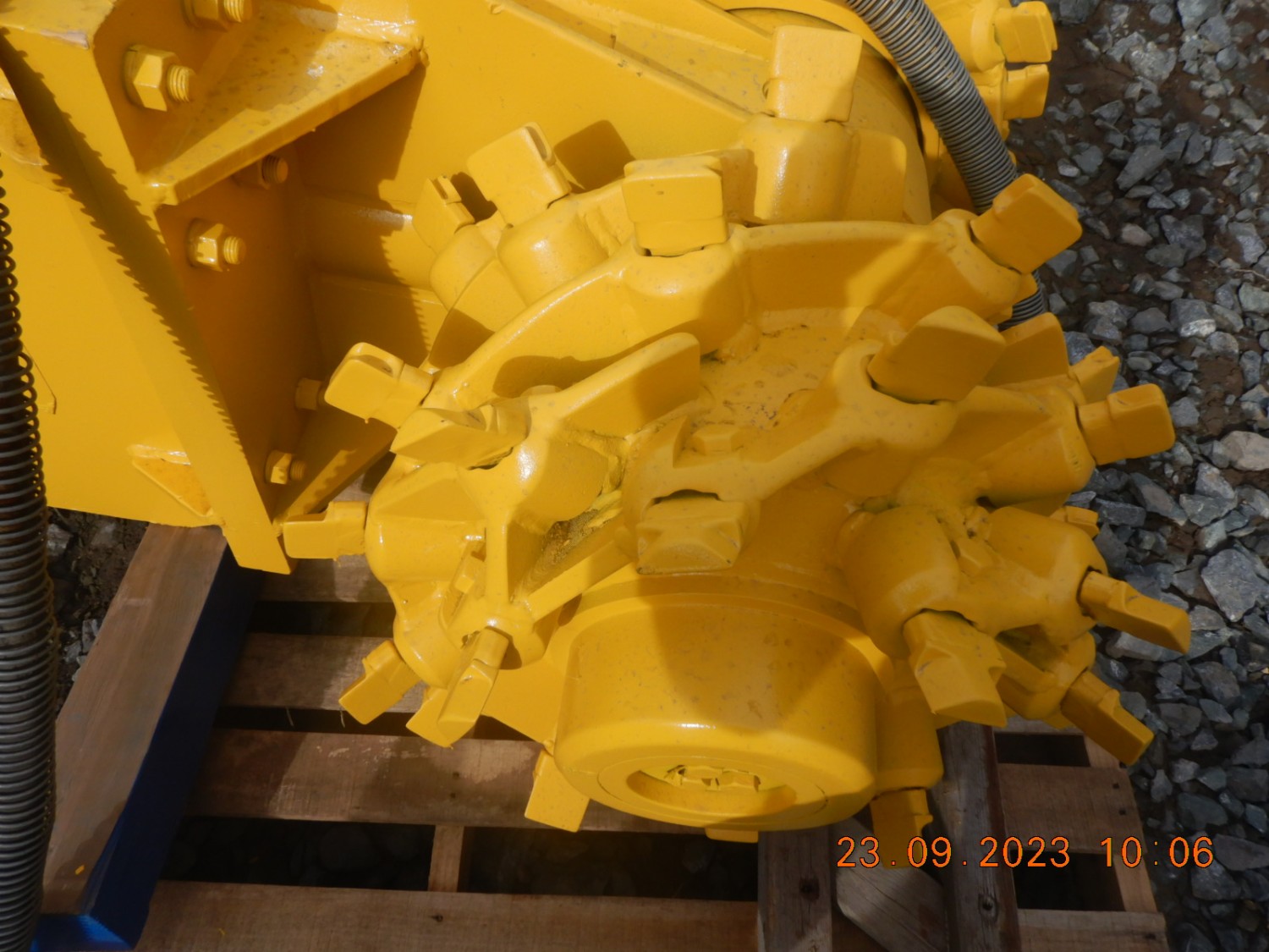 rockwheel-95-hyd-hp-hydraulic-excavator-twin-drum-stump-grinder-big-13