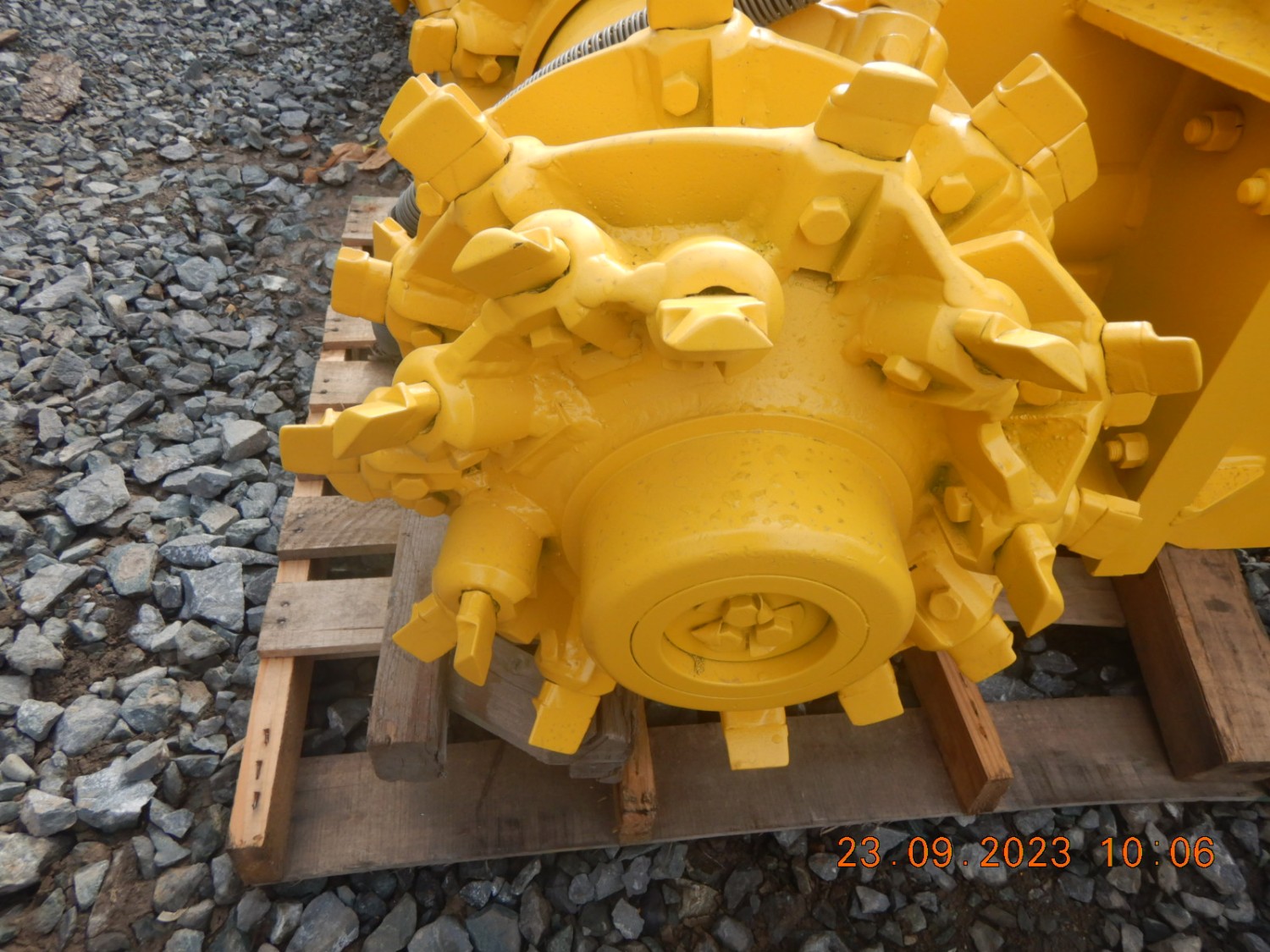 rockwheel-95-hyd-hp-hydraulic-excavator-twin-drum-stump-grinder-big-14