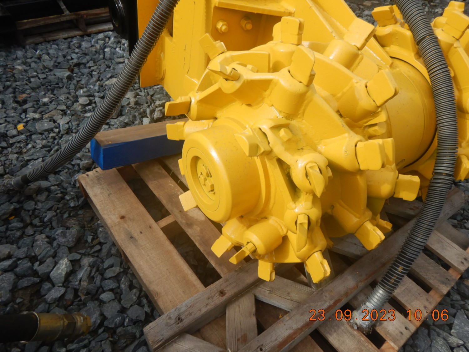 rockwheel-95-hyd-hp-hydraulic-excavator-twin-drum-stump-grinder-big-11