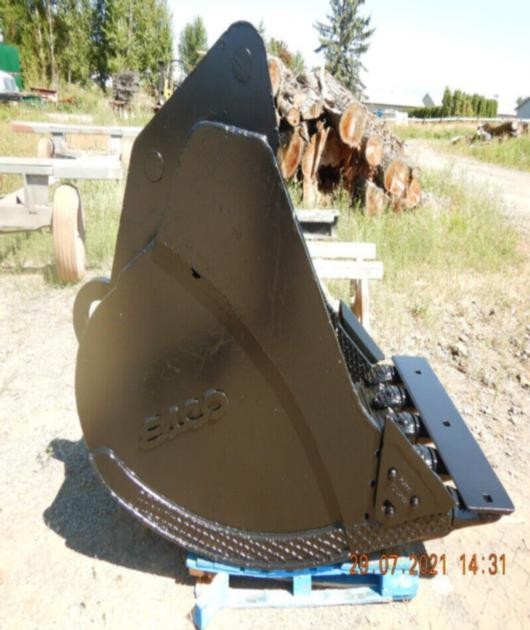 esco-extreme-duty-350-500-excavator-ripping-trenching-shoring-big-0