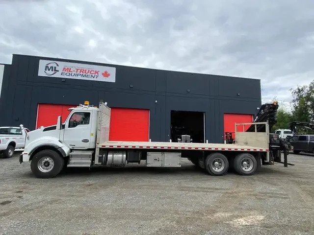 Hiab HiPro 262E-8 on Kenworth T880 Crane Truck