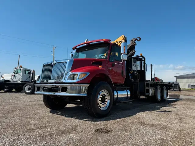 2007 International 7500 Crane Truck