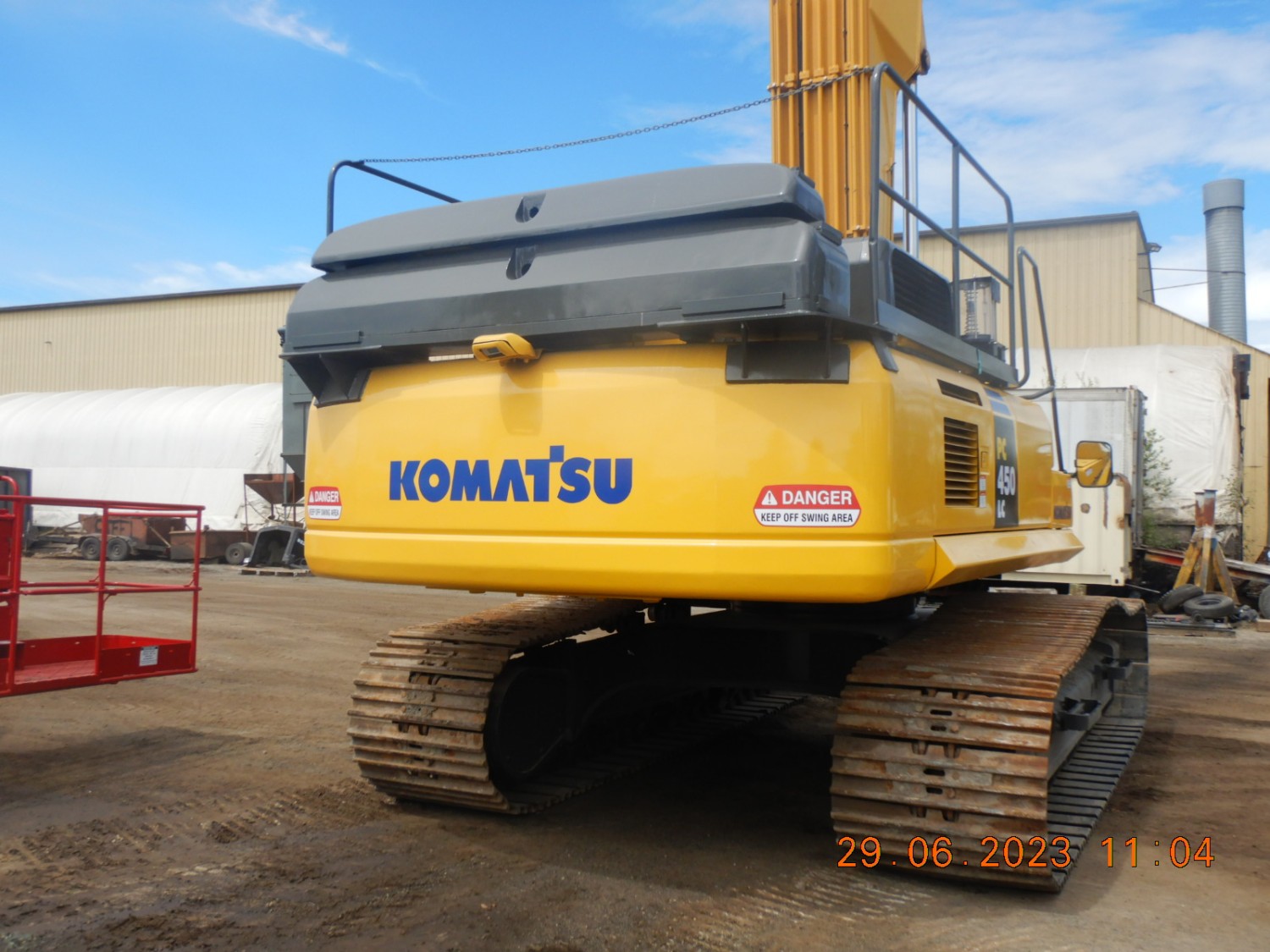 komastsu-pc308uslc-3eo-zero-swing-pc450lc-8-custom-long-reach-excavators-30-attachments-big-24