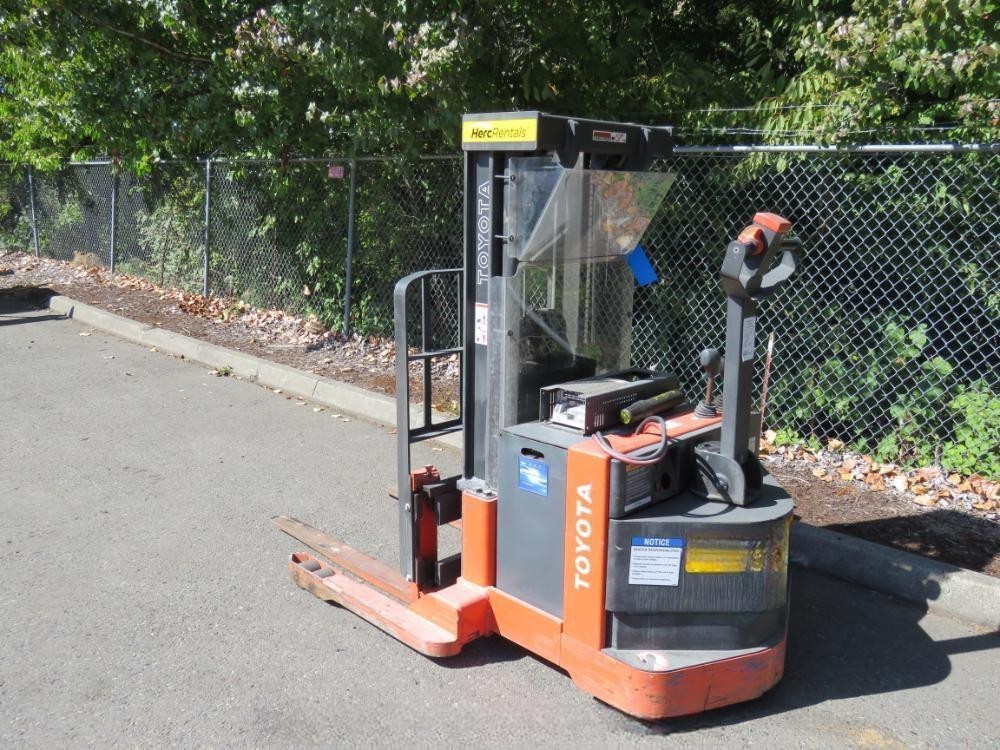 2019-electric-toyota-6bws20-industrial-walk-behind-electric-pallet-jack-lift-truck-24v-cw-charger-big-8