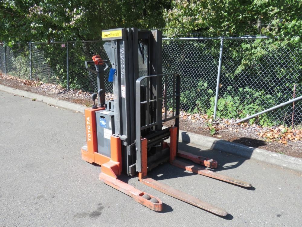 2019-electric-toyota-6bws20-industrial-walk-behind-electric-pallet-jack-lift-truck-24v-cw-charger-big-2