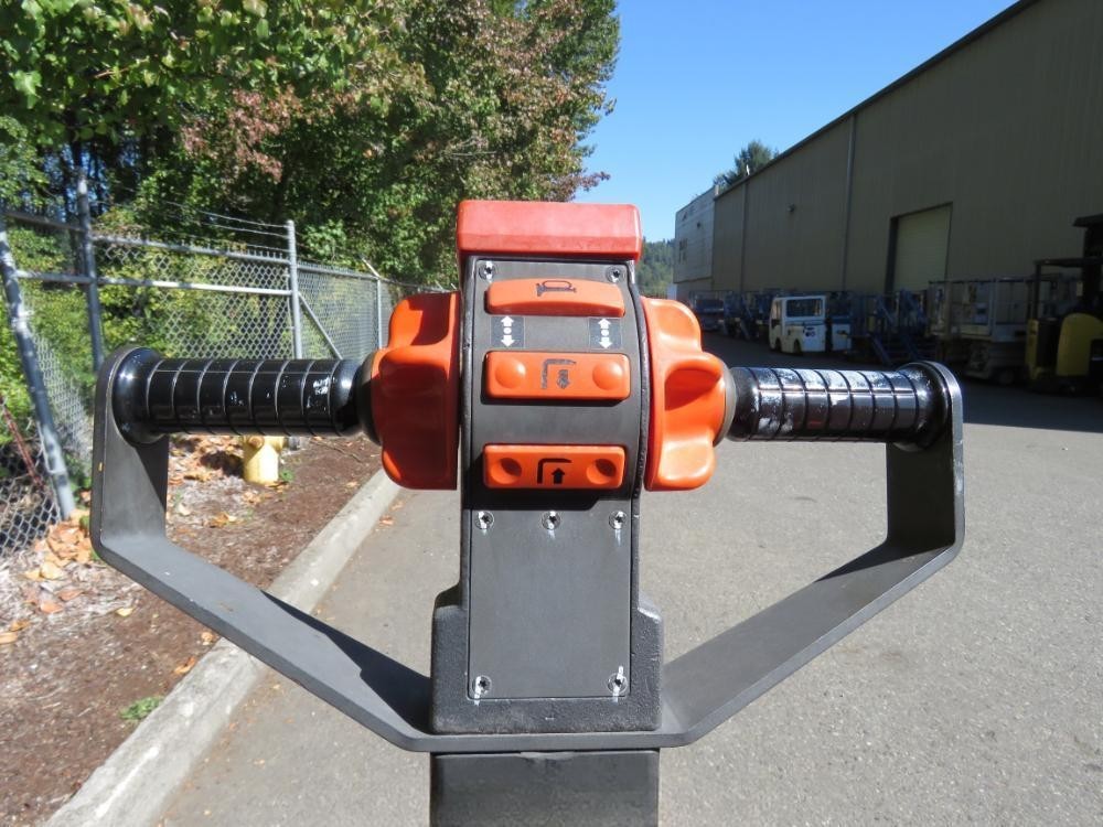 2019-electric-toyota-6bws20-industrial-walk-behind-electric-pallet-jack-lift-truck-24v-cw-charger-big-20