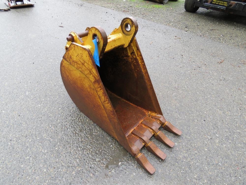 case-18-inch-bucket-fits-case-backhoes-480b-to-680e-or-modify-for-60-100-class-excavators-solid-buckets-big-10