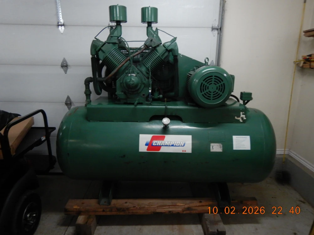 ( ****SOLD**** )250 Gallon Tank - 575 / (600) volt 3 Phase Champion Advantage HR