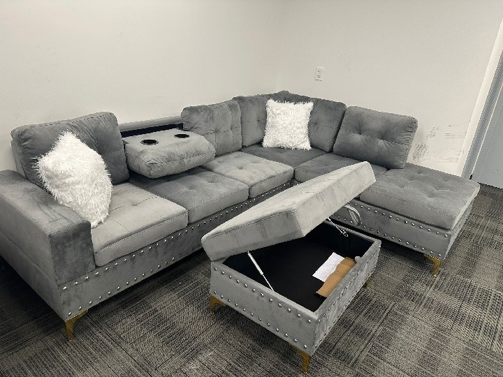 Velvet six seater couch - COD-free delivery in GTA