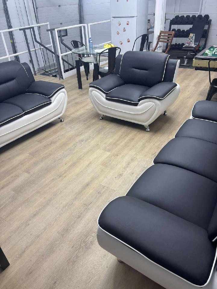 Brand new office couch 3 piece - COD-free delivery in GTA