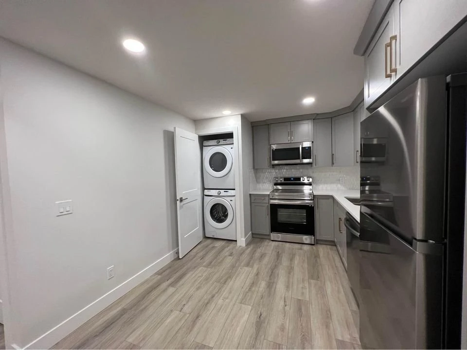 Cozy 2-Bedroom Basement Suite in Mahogany – Very spacious