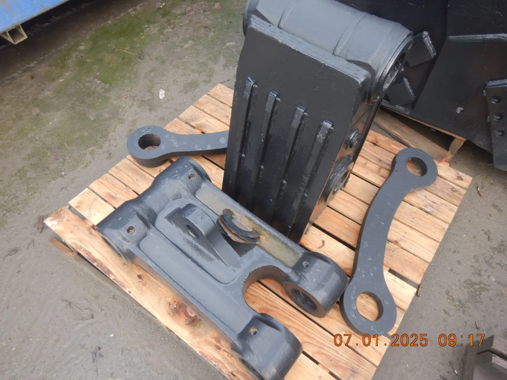 VOLVO EC250EL S LINKS - H LINK C/W STICK END WITH PERFECT BUSHINGS - BUCKET LINK
