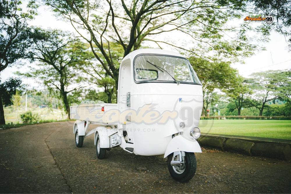 Ape Bajaj Pentaro Vintage Utility Trike for Modern Business