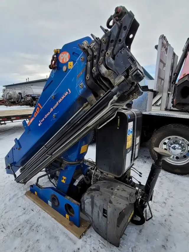 Knuckleboom Crane Set Up