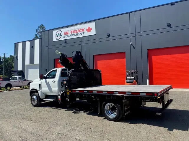Hiab 088B-3 on 2023 International CV515 Crane Truck