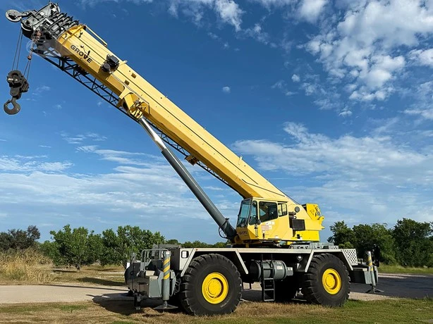 2010 GROVE RT9130E-2