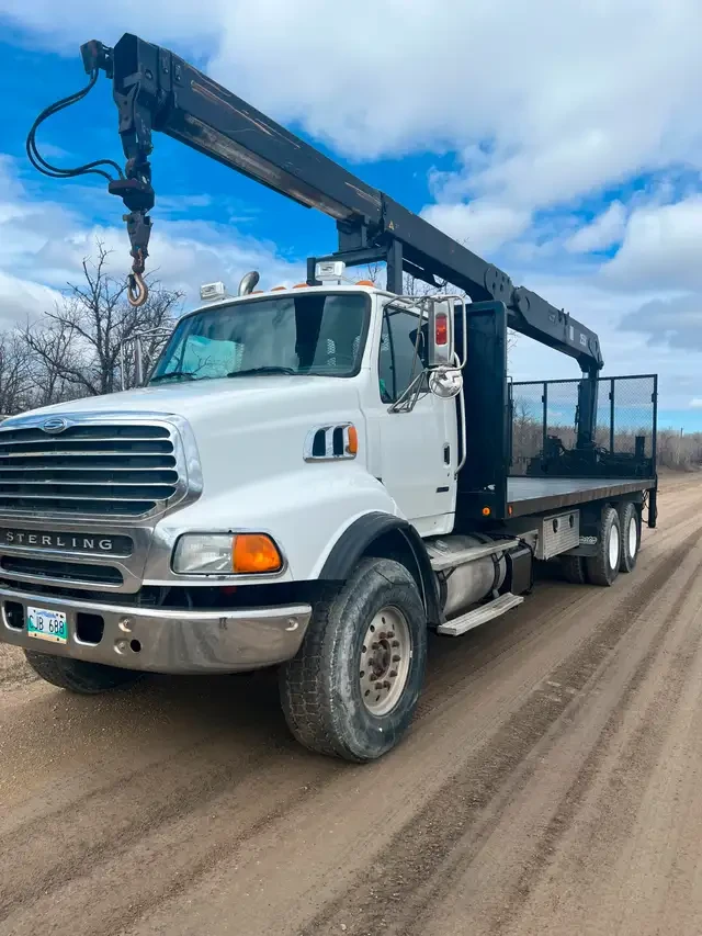2007 Sterling – Crane Truck with CAT C-13