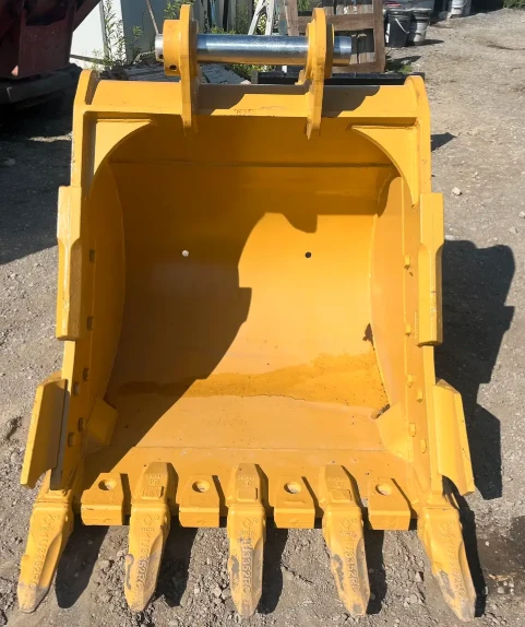 🆕 2025 TOFT 42" Digging Bucket – Brand New & Unused