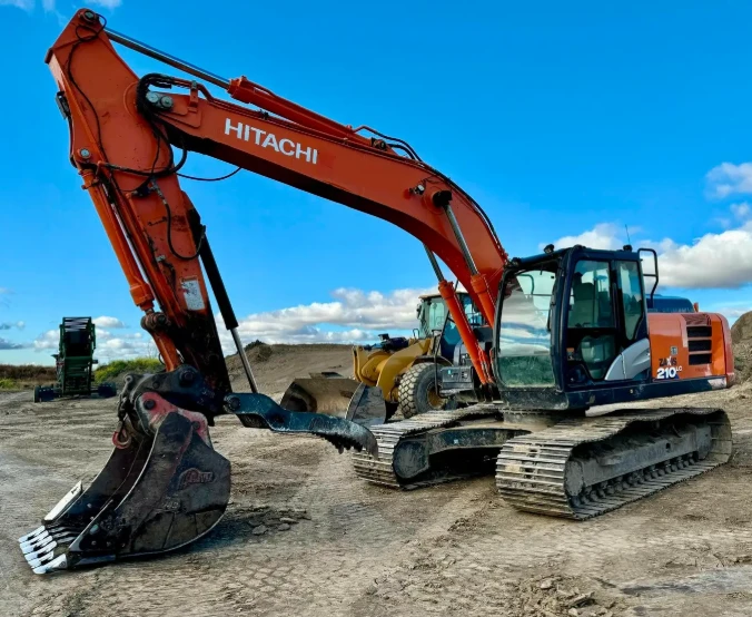 2018 HITACHI ZX210LC-6N Excavator w/ Hydraulic Thumb – Jobsite Ready!