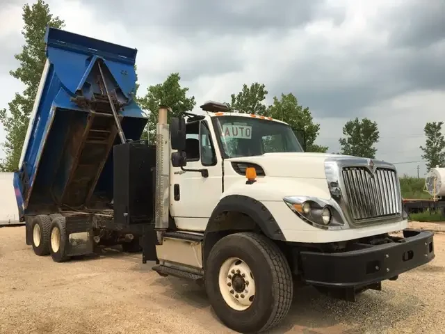 2015 International WorkStar 7600 – Automatic – 400 HP N-13 with Jake Brake