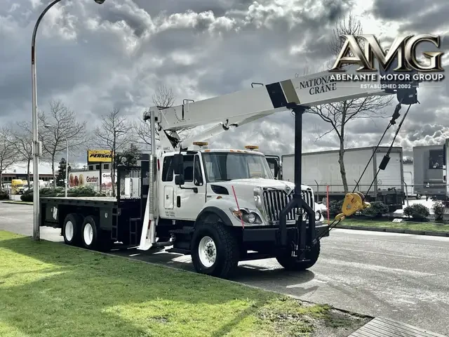 2008 International WorkStar – 20 Ft Flatdeck with National Crane