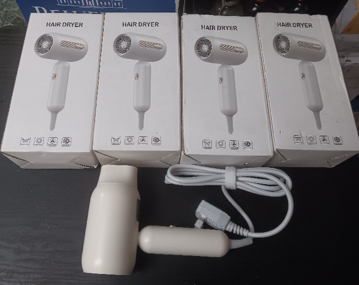HIGH QUALITY HAIR DRYER (EACH)