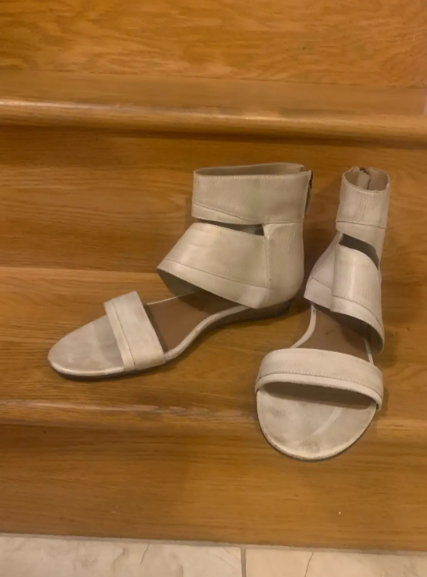 Ladies shoes