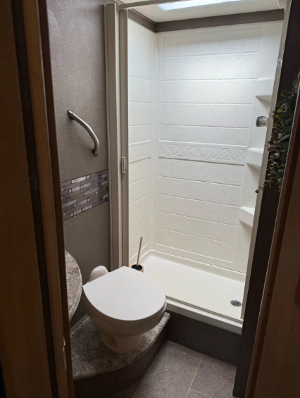 2018 Thor Chateau - Class C 24f