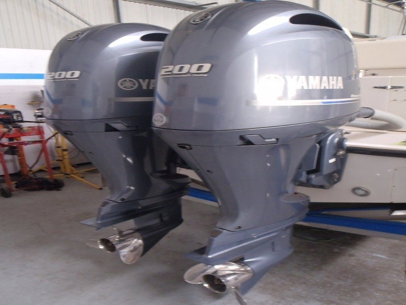 twin-used-yamaha-200-hp-4-stroke-outboard-motor-engine-big-0