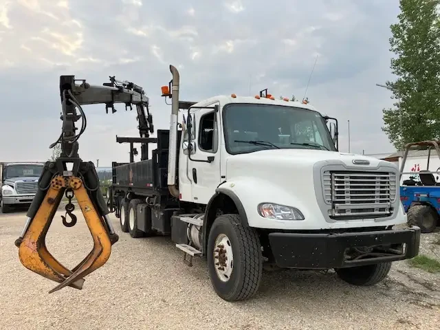 Freightliner M2 Hiab 144 B-3 CLX remote control 2016 Grapple