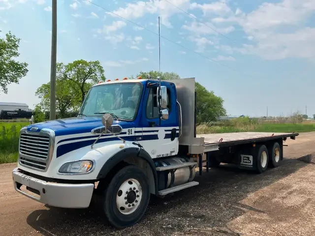 2012 Freightliner M2 w/30' Flat Deck 450 hp Detroit