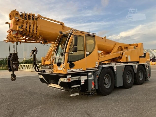 2017 LIEBHERR LTC1050-3.1