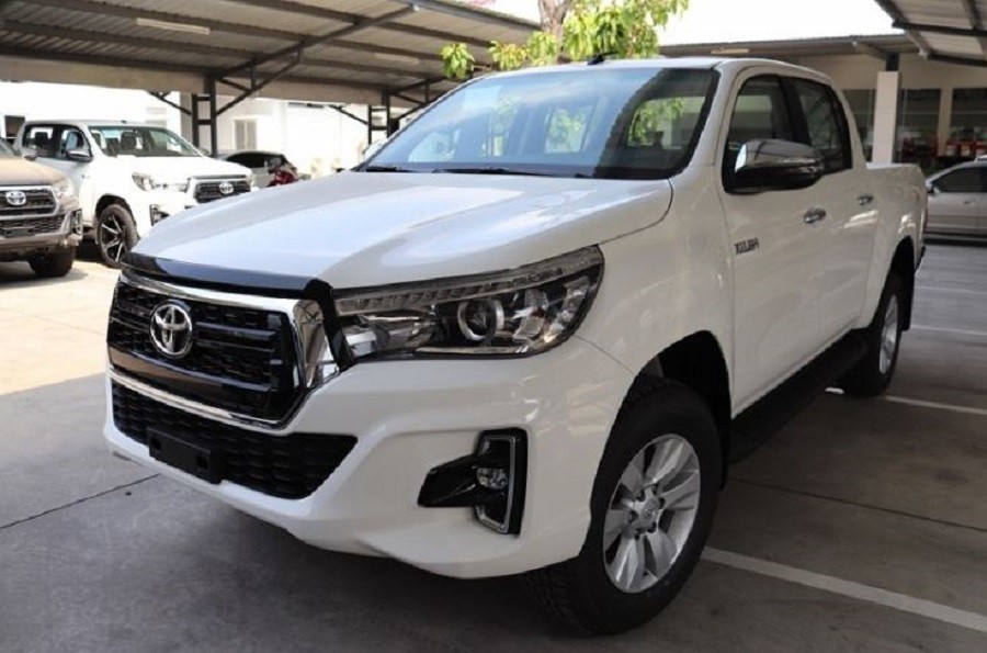 2020-toyota-hilux-revo-double-cab-g-small-0
