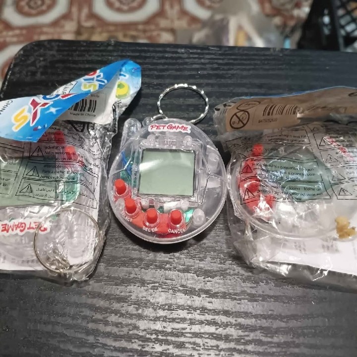 DIGITAL POCKET KEYCHAIN PET GAMES (EACH)