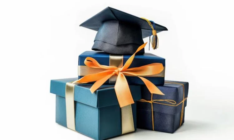 Best College Graduation Gifts for 2026 Graduates