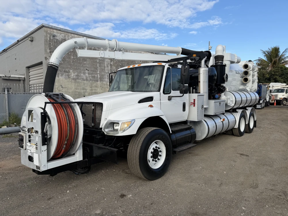 2004 International 7400 Vactor Combination Sewer Truck