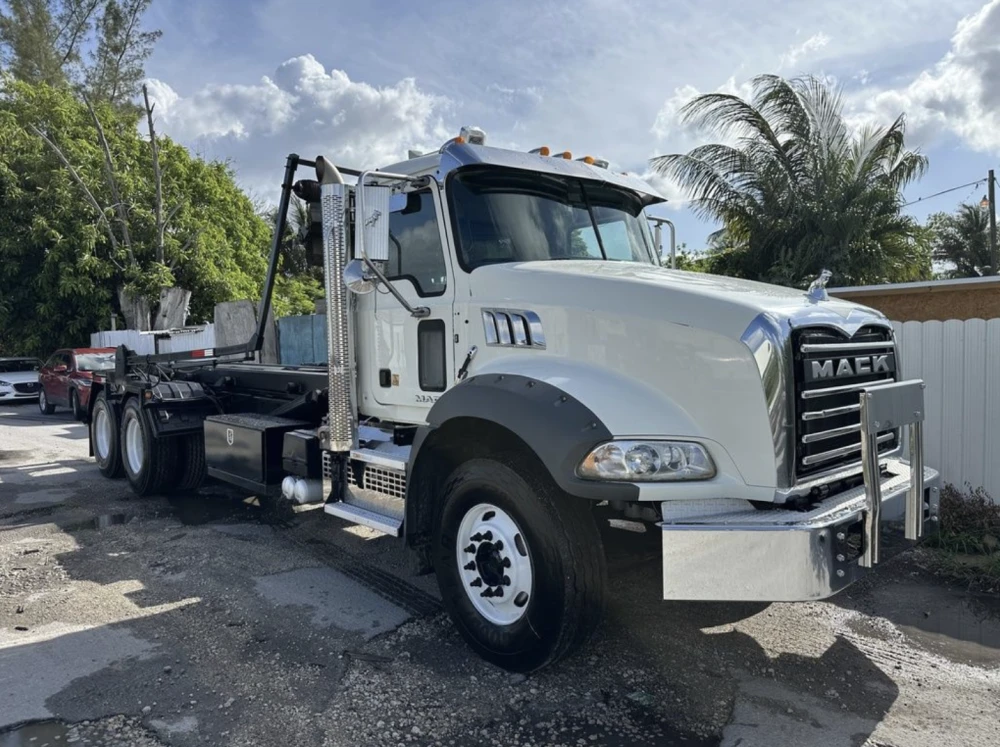 2018 Mack GU813 Galbreath Roll-Off Truck