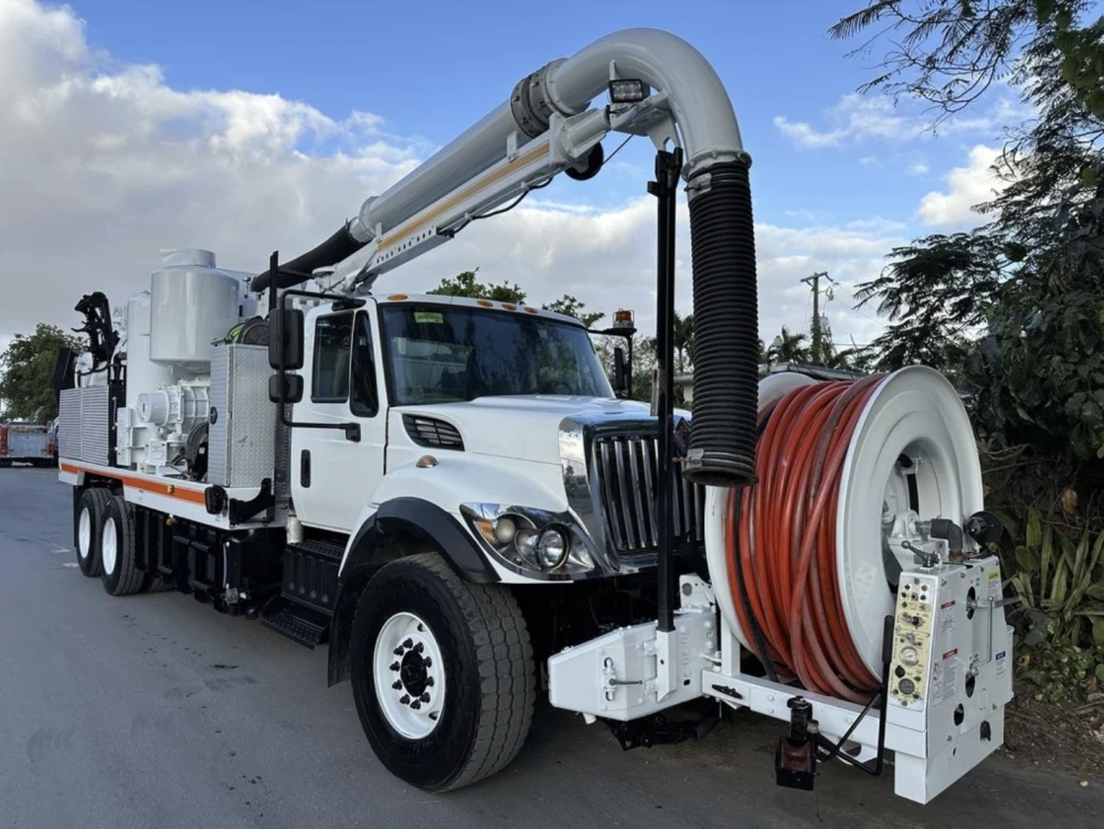 2016 International 7400 Vac-Con Vacuum Jetter Combo Truck