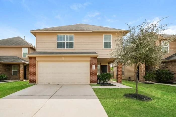 Charming 3 bed 2 bath Home For Rent in nice neighborhood
