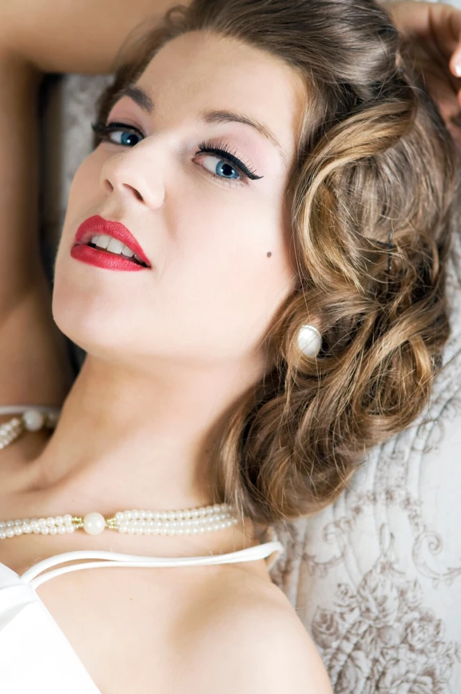 Robbin Junnola Beauty  Makeup for Weddings Photoshoots  Events